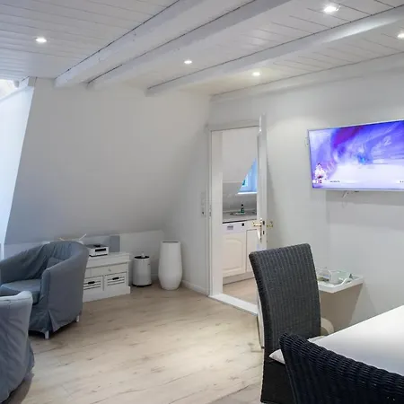 Silbermoewe_herrenhof * Wrixum